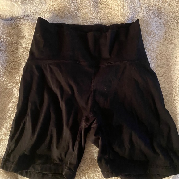 Lululemon Biker Shorts - Size 0, Black - Picture 4 of 4